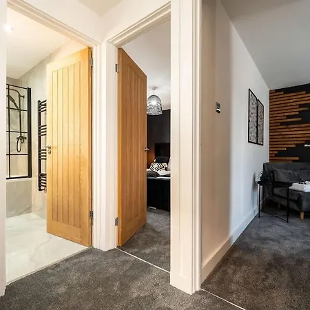 Palm Place 3bd With Parking Suits Contractor Holiday home Leeds (West Yorkshire)