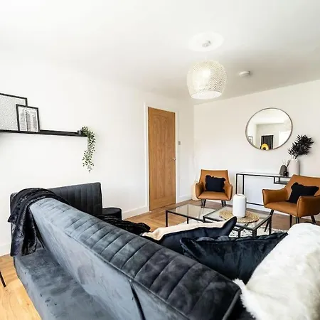 Holiday home Palm Place 3bd With Parking Suits Contractor *