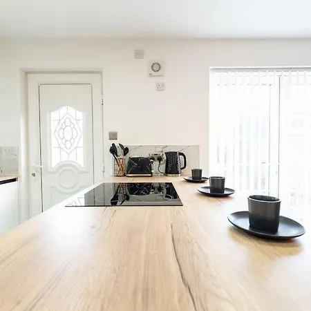 Palm Place 3bd With Parking Suits Contractor Holiday home