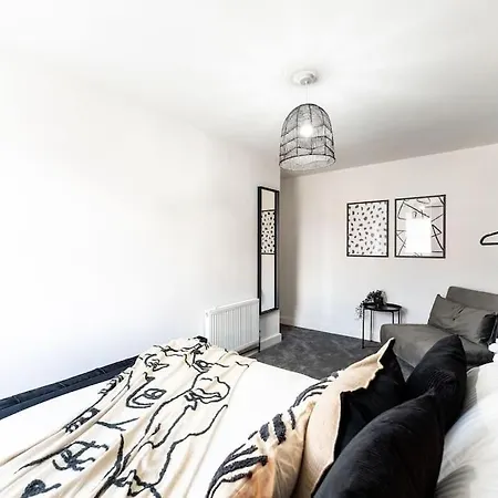 Holiday home Palm Place 3bd With Parking Suits Contractor *
