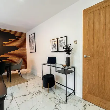 Palm Place 3bd With Parking Suits Contractor Hébergement de vacances