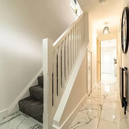 Palm Place 3bd With Parking Suits Contractor Holiday home
